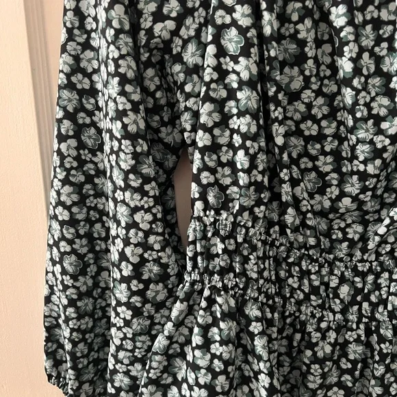 Woman’s Nine West XL long sleeve top - Picture 5 of 6